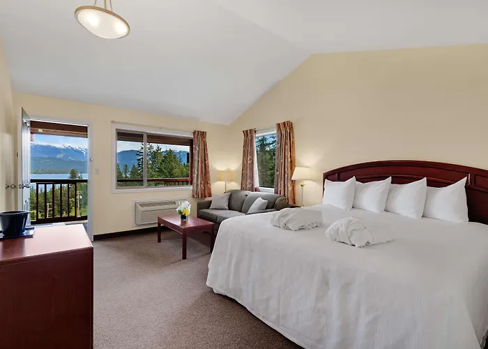 Kootenay Lakeview Resort BW Signature Collection