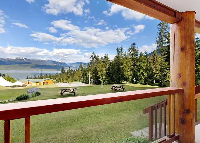 Kootenay Lakeview Resort BW Signature Collection