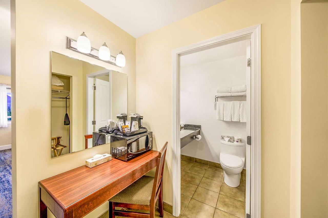 Resort Kootenay Lakeview Bw Signature Collection